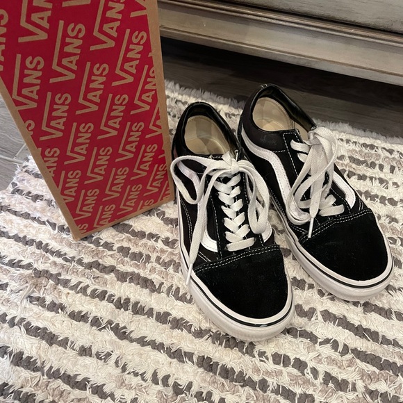Vans Shoes - Vans “Off the Wall” Black Classics!Women Sz 6.5!!